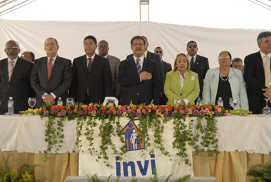 Presidente entrega 245 apartamentos Invi- Villa Progreso, Hato Nuevo